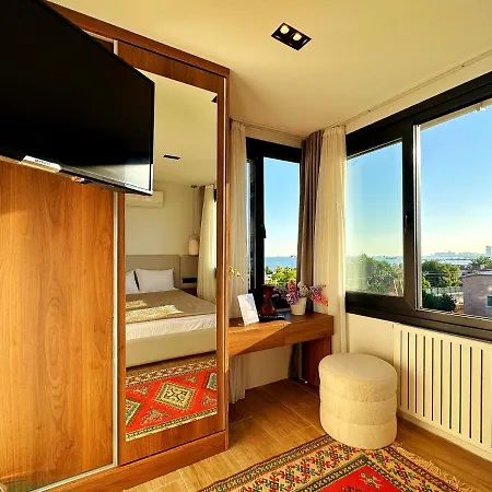 Sultan Pier Hotel *
