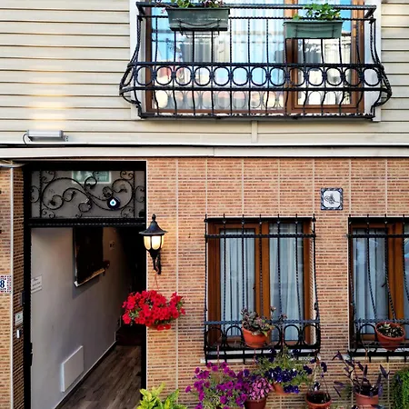 Sultan Pier Hotel