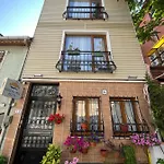 Sultan Pier Hotel