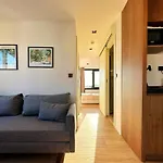 Sultan Pier Hotel *