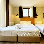 Sultan Pier Hotel